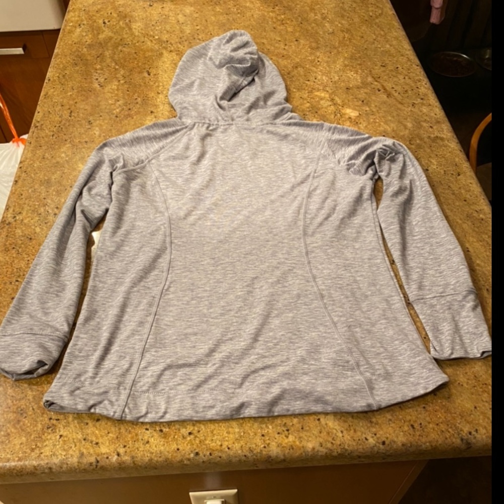 Top - Picture 2 of 4